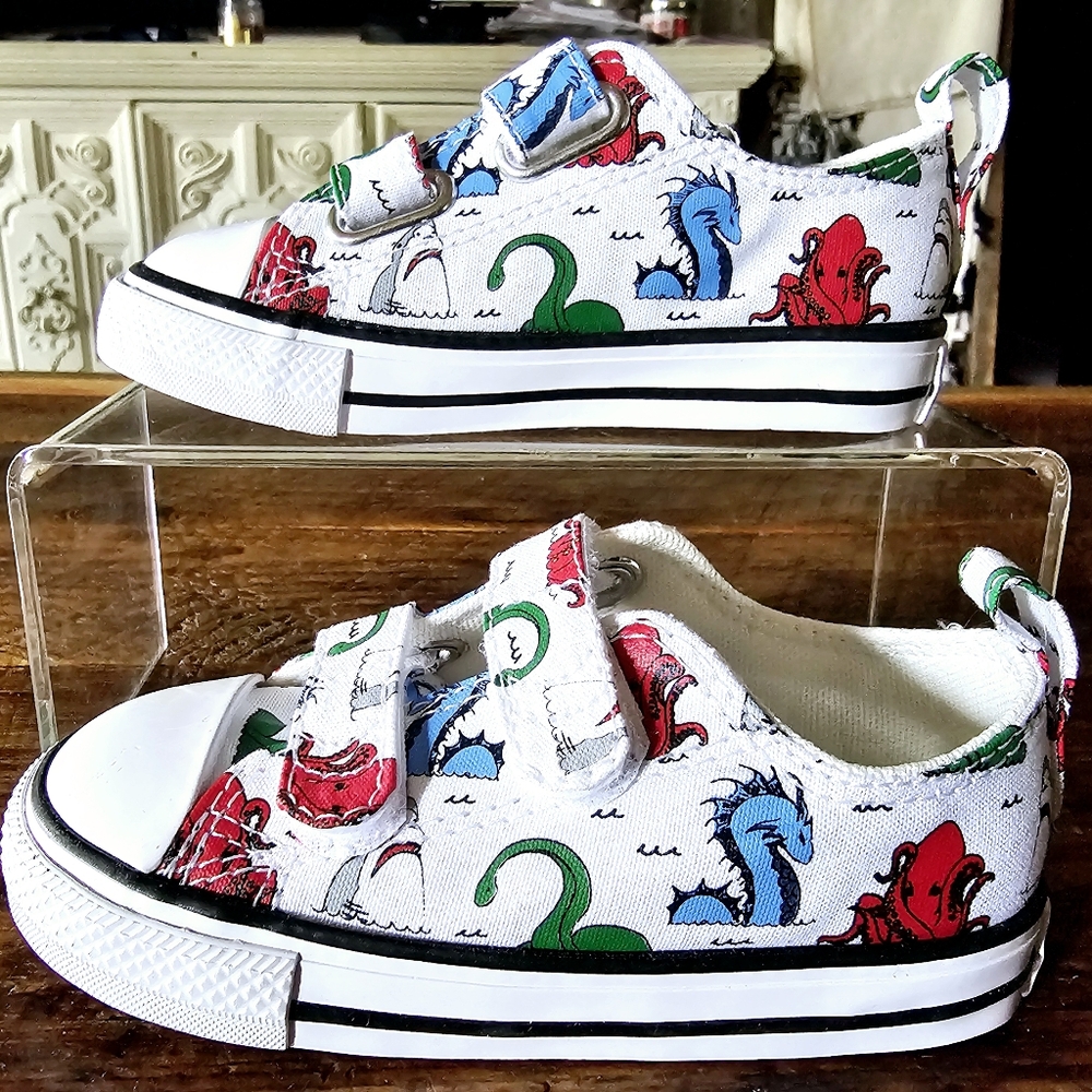NWT Toddlers Converse Chuck Taylor All Stars Sea Creatures Sneakers, 7